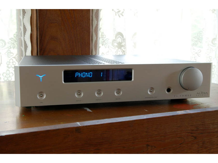 Audia Flight FL-3 Integrated amp w/ Phono........ Private Individual Seller