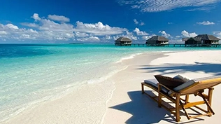 Vue sur une plage aux Seychelles