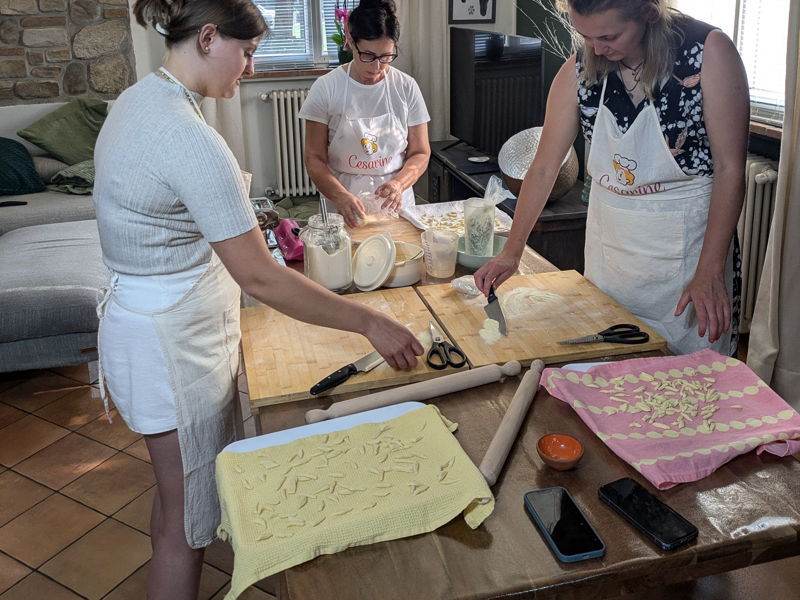 Cooking classes Lucca: Italian Cooking Day: Bruschetta, Carbonara and Desserts!