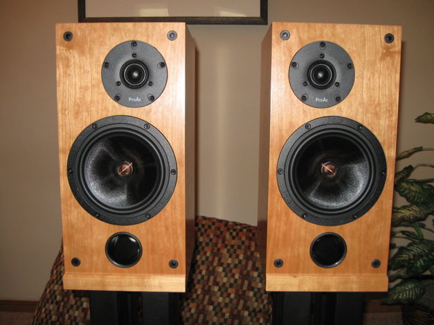 Proac Response D Two Standmount Speakers