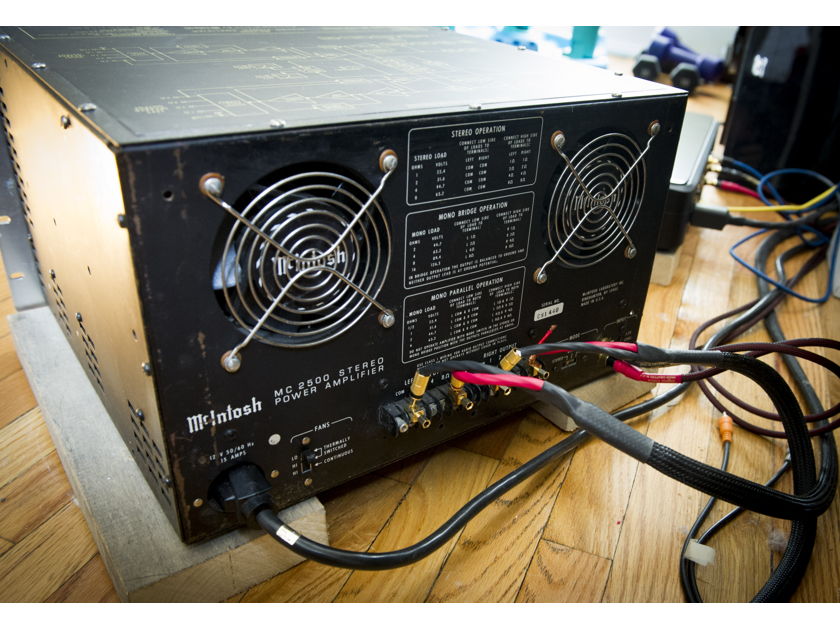 McIntosh MC2500 Stereo Power Amplifier