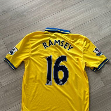 2013-14 size M Arsenal Nike Away Shirt Ramsey #16
