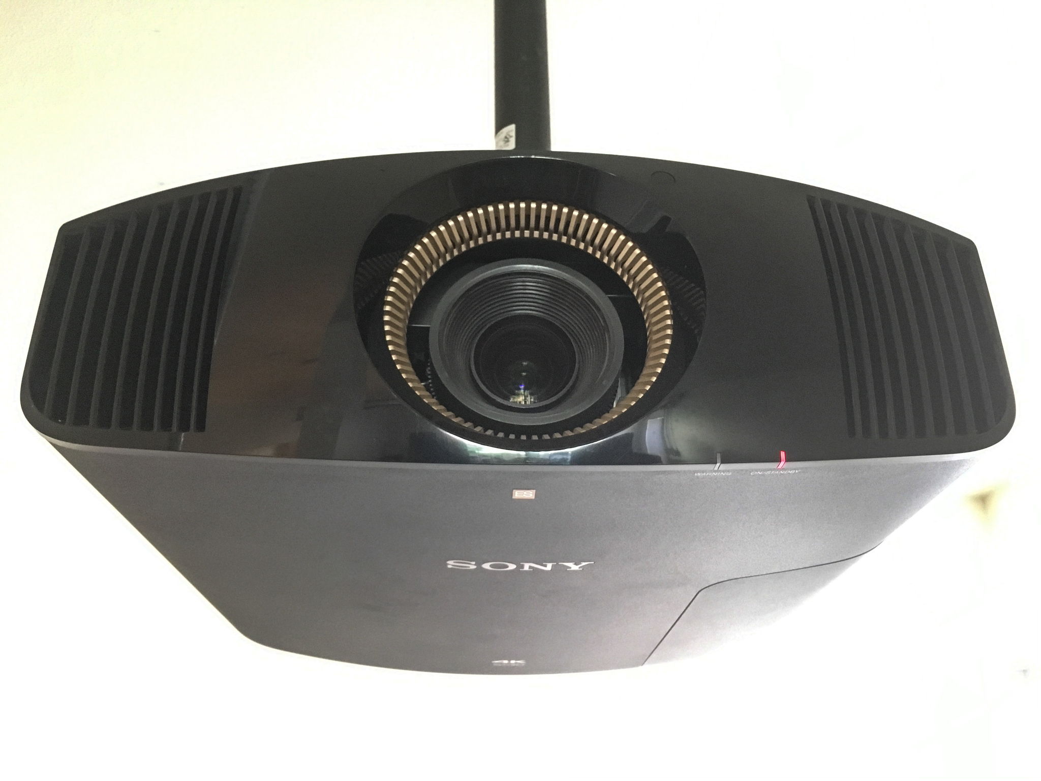 Sony 4K VPL-VW665ES Projector with HDR 