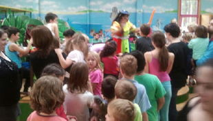 clown lucy im getümmel