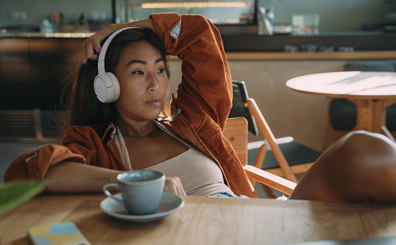 <span>Powerful JBL Pro Sound</span>
