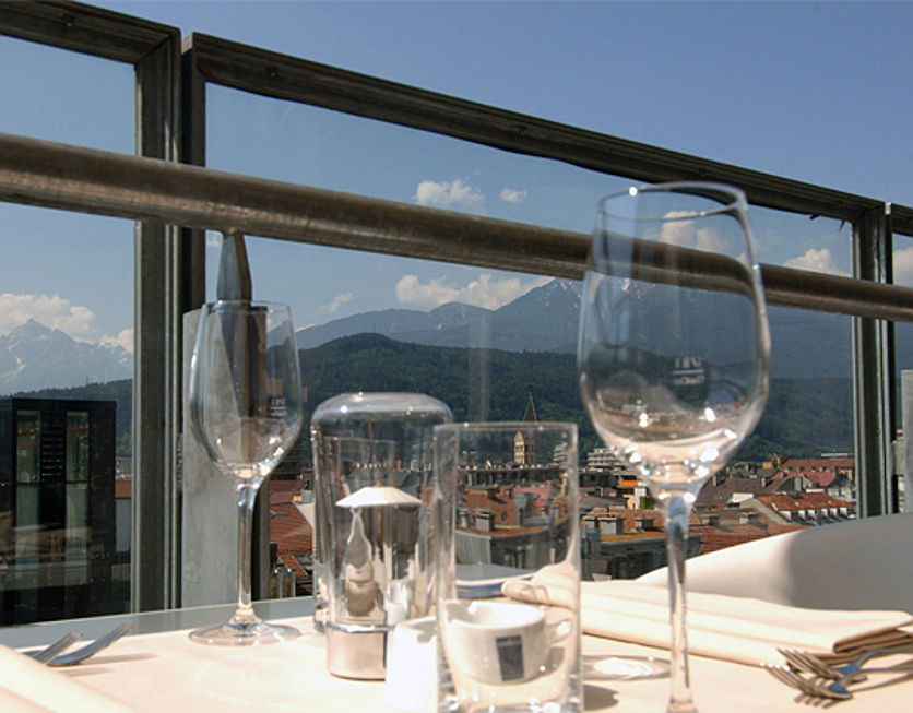  Kitzbühel
- Cafe, Restaurant, Terrasse - über Innsbruck