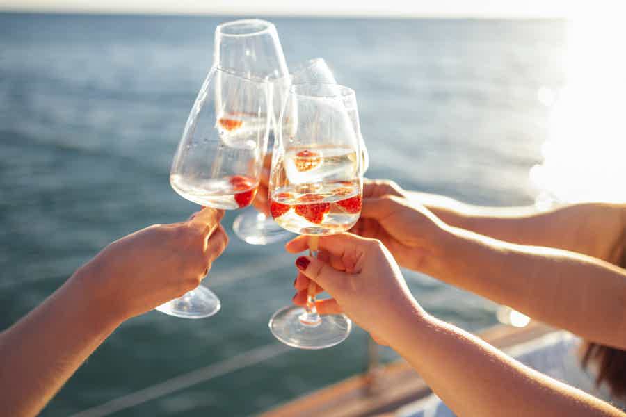 Barcelona: Sunset Sailing Tour with Open Bar & Snacks - photo 4