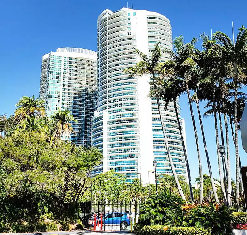 featured image for story, Bristol Tower condos for sale in Brickell