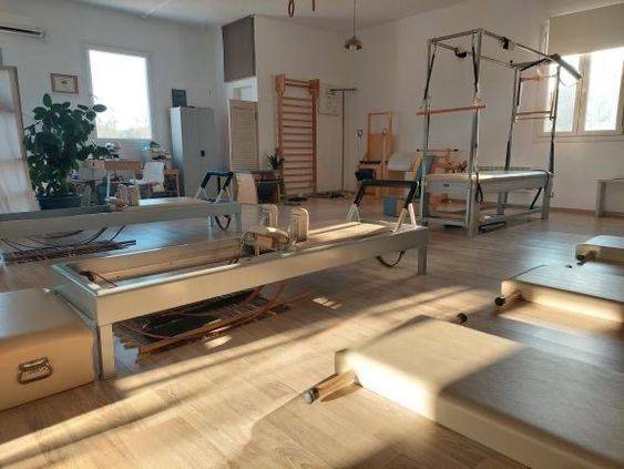 Gratz Studio Tours… the vinyl is bisque , the maple is stunning . This is  the fully equipped studio of 615 Pilates in Nashville, TN
