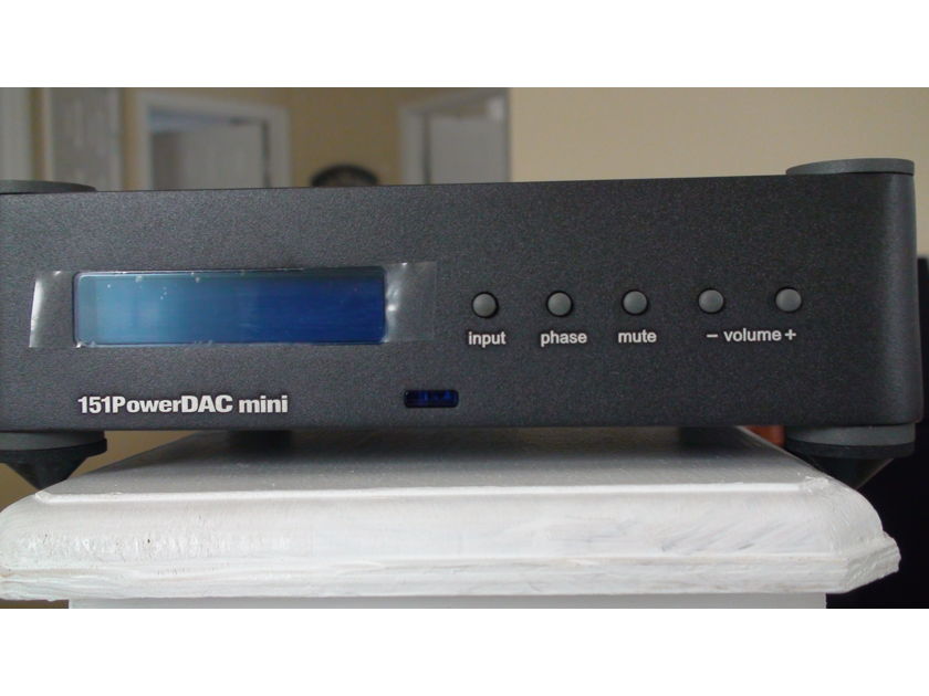 WADIA MINI 151 INTREGRATED DAC ONE MONTH IN PERFECT CONDITION