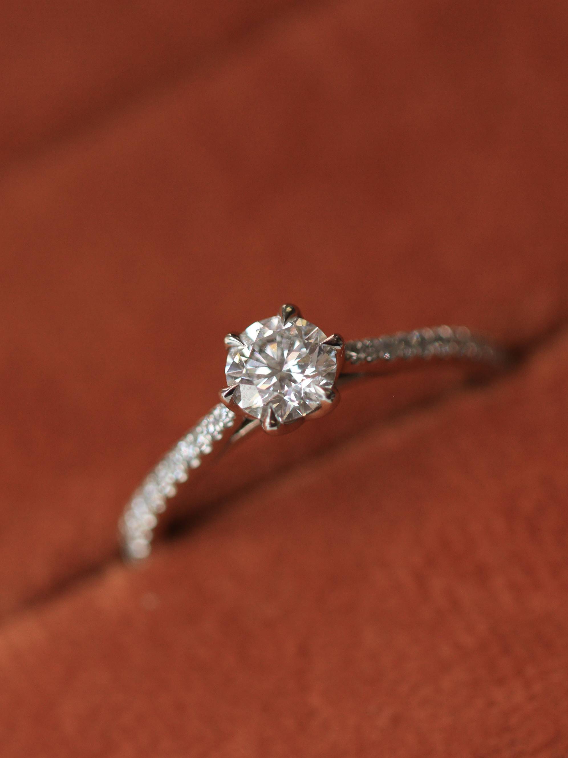 Solitaire engagement ring
