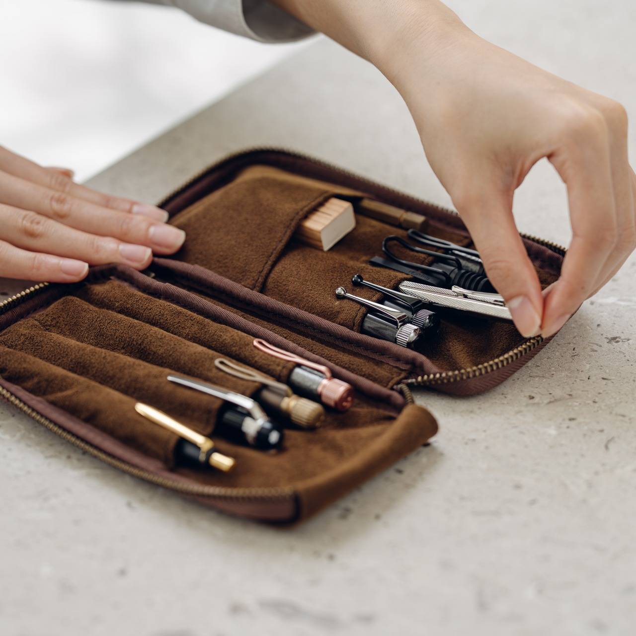 Pre-order 4-Slot Zipper Pen Case [Tochigi Leather] – &Liebe