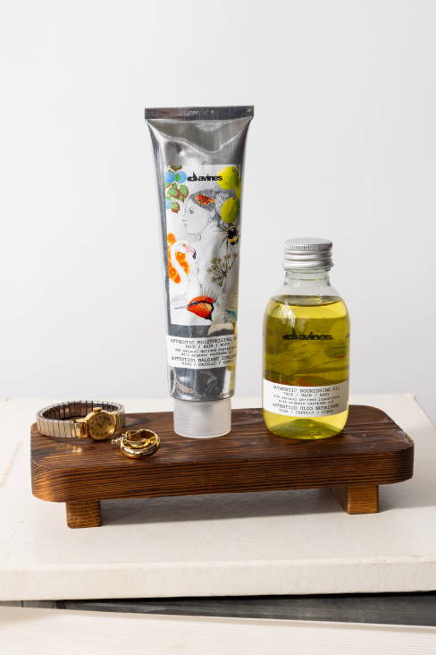 back of model with long, red hair