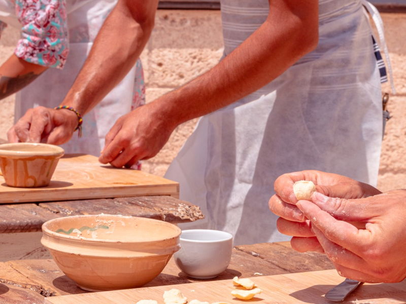 Kochkurse Monopoli: Geführte Tour durch den Naturpark + Workshop zur Herstellung von apulischer Pasta