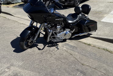 2017 HARLEY-DAVIDSON ROAD GLIDE motorcycle for rent near FAIRFIELD, CA