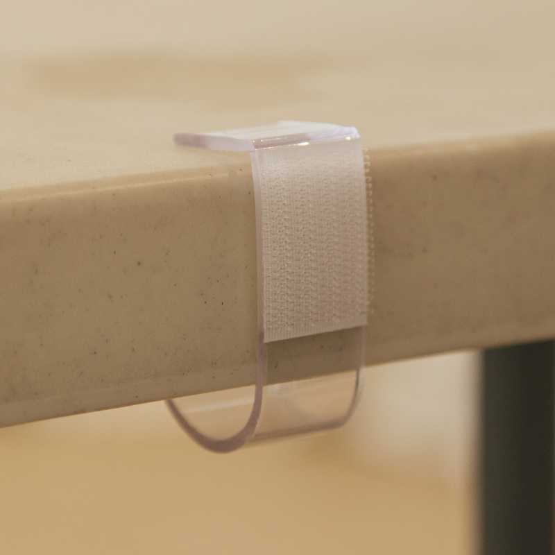 LA Linen table protector, white vinyl, wood table