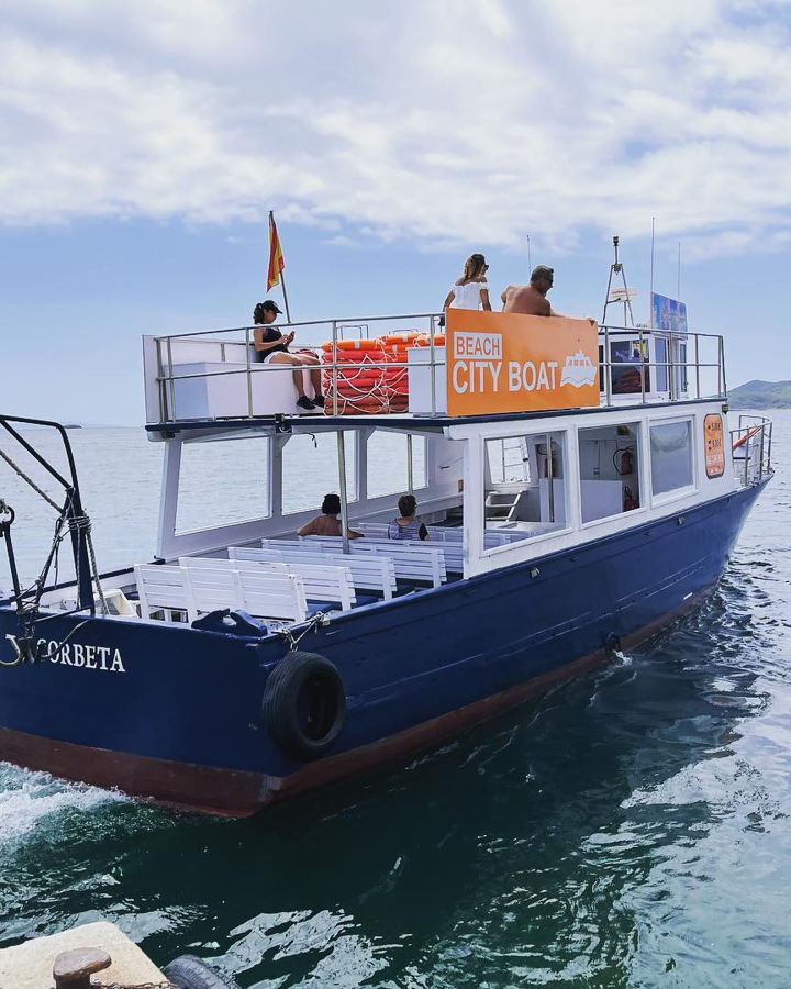 Beach City Boat (Ibiza city - Playa d'en Bossa)