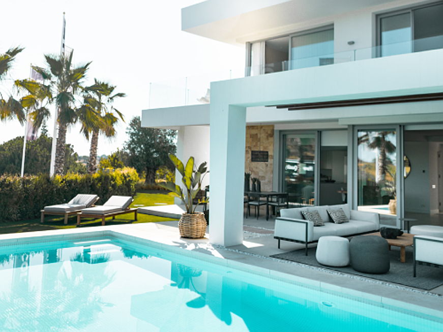  Santiago
- Muchas personas sueñan con una casa con piscina propia. Pero, ¿cuál es la variante de piscina más adecuada?