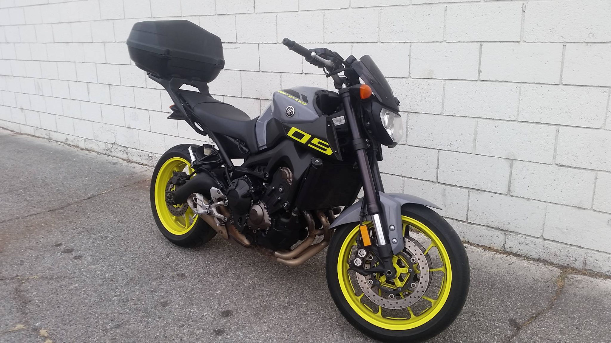 Yamaha MT-09 for rent near Los Angeles, CA Yamaha MT-09 for rent near Los Angeles, CA