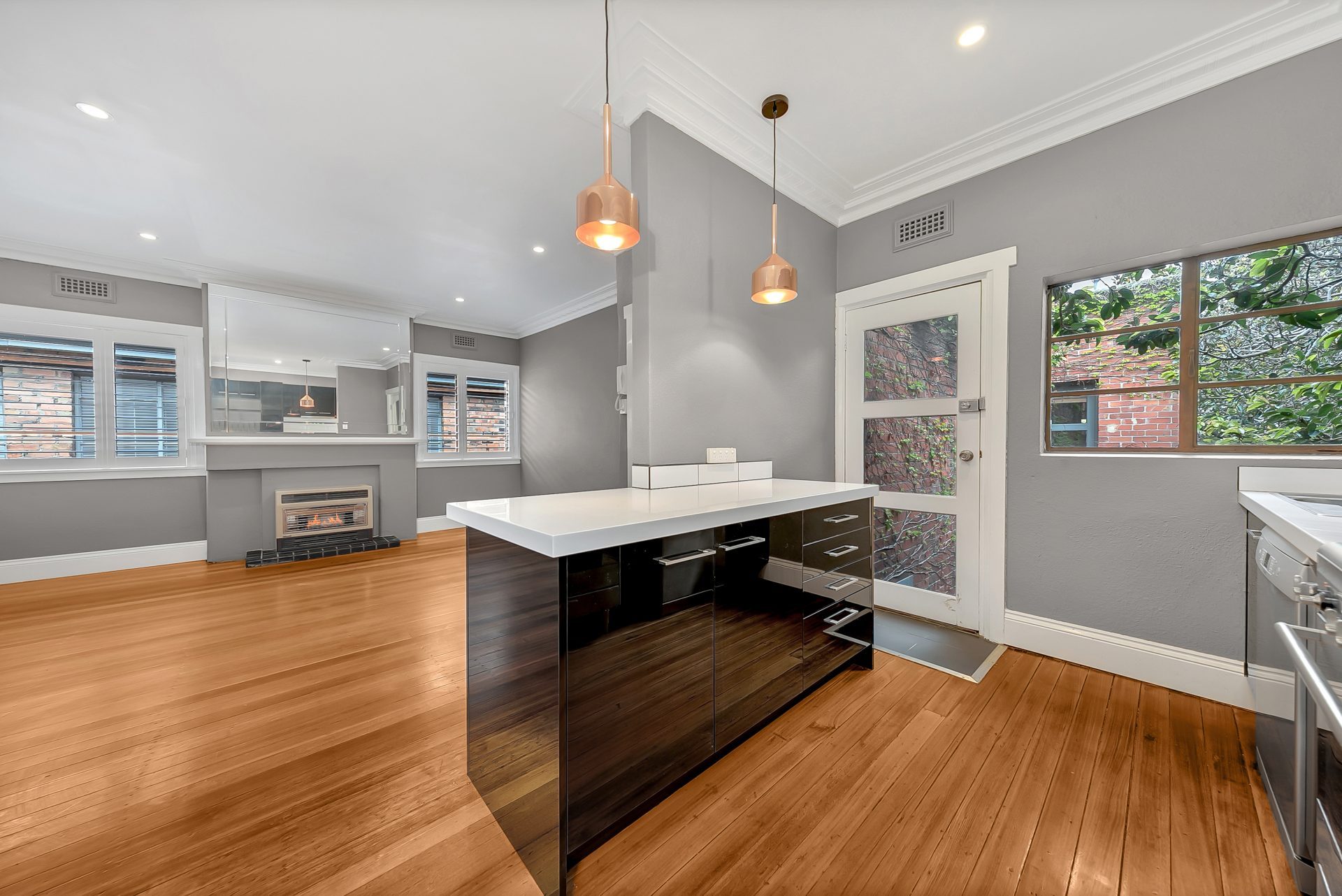 FOR LEASE- Live the Deco Dream on Domain- South Yarra - Image 3