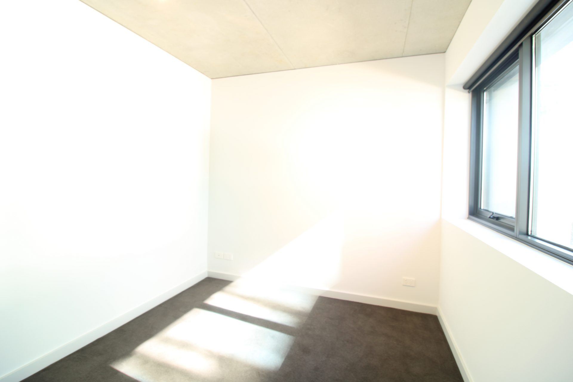 FOR LEASE - Take Your Riverside Place With This Stunning 2-Bedroom 2-Bathroom inc. Study - Image 4