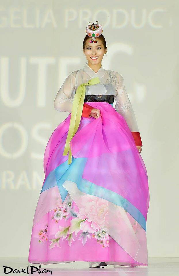 KOREAN TRADITIONAL PAEBAEK TEA CEREMONY BRIDE