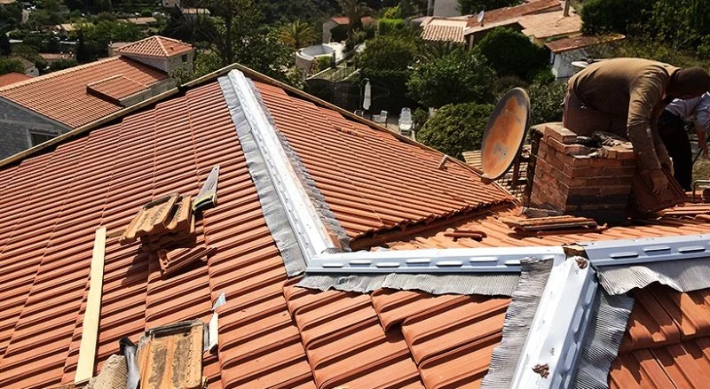 Rénovation d’une toiture en tuiles de Marseille sur une villa à La Turbie — photo 21 sur 28 — CEG TOITURE