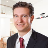 Richard Koehne ist Immobilienmarkler bei Engel & Völkers in Berlin.