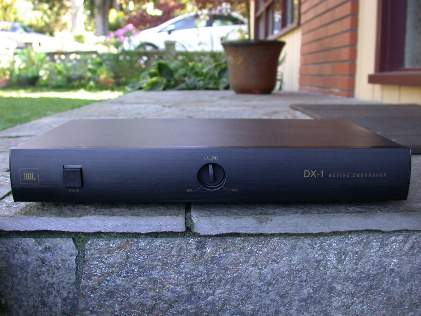 JBL  DX-1 active crossover