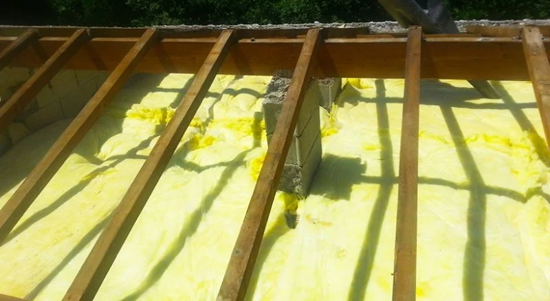 Rénovation de la couverture en tuiles romanes d’une villa à Cannes — CEG TOITURE, couvreur à Nice