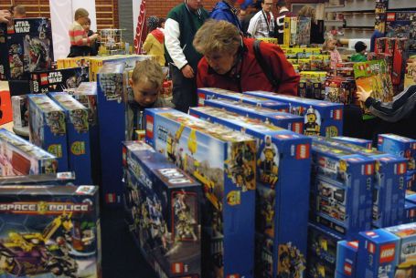 Lego tuotemyyntiä Pii Poon Lego tapahtumassa