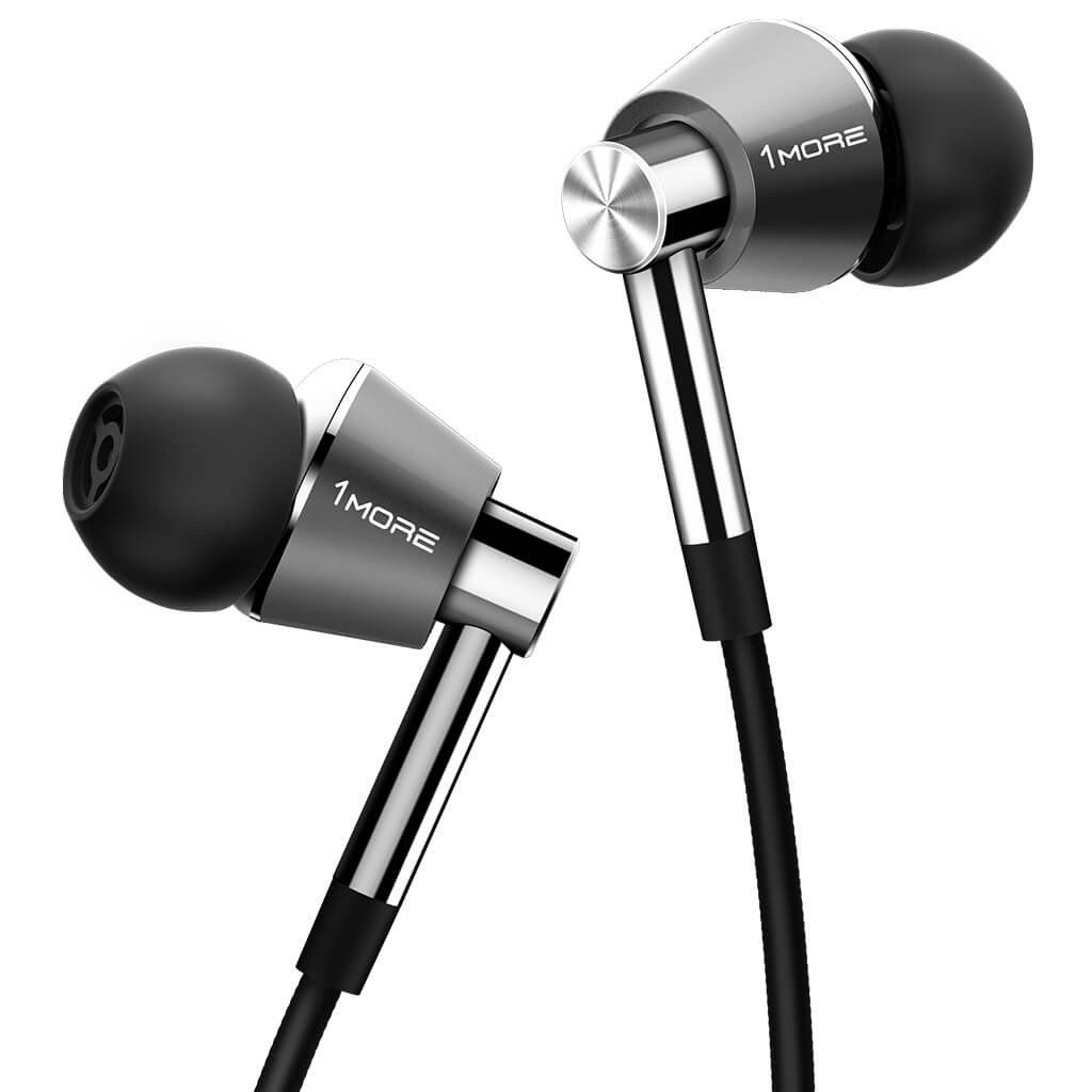 Robust earphones store