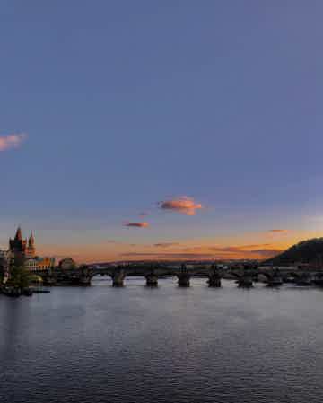 Cruise under the Charles Bridge