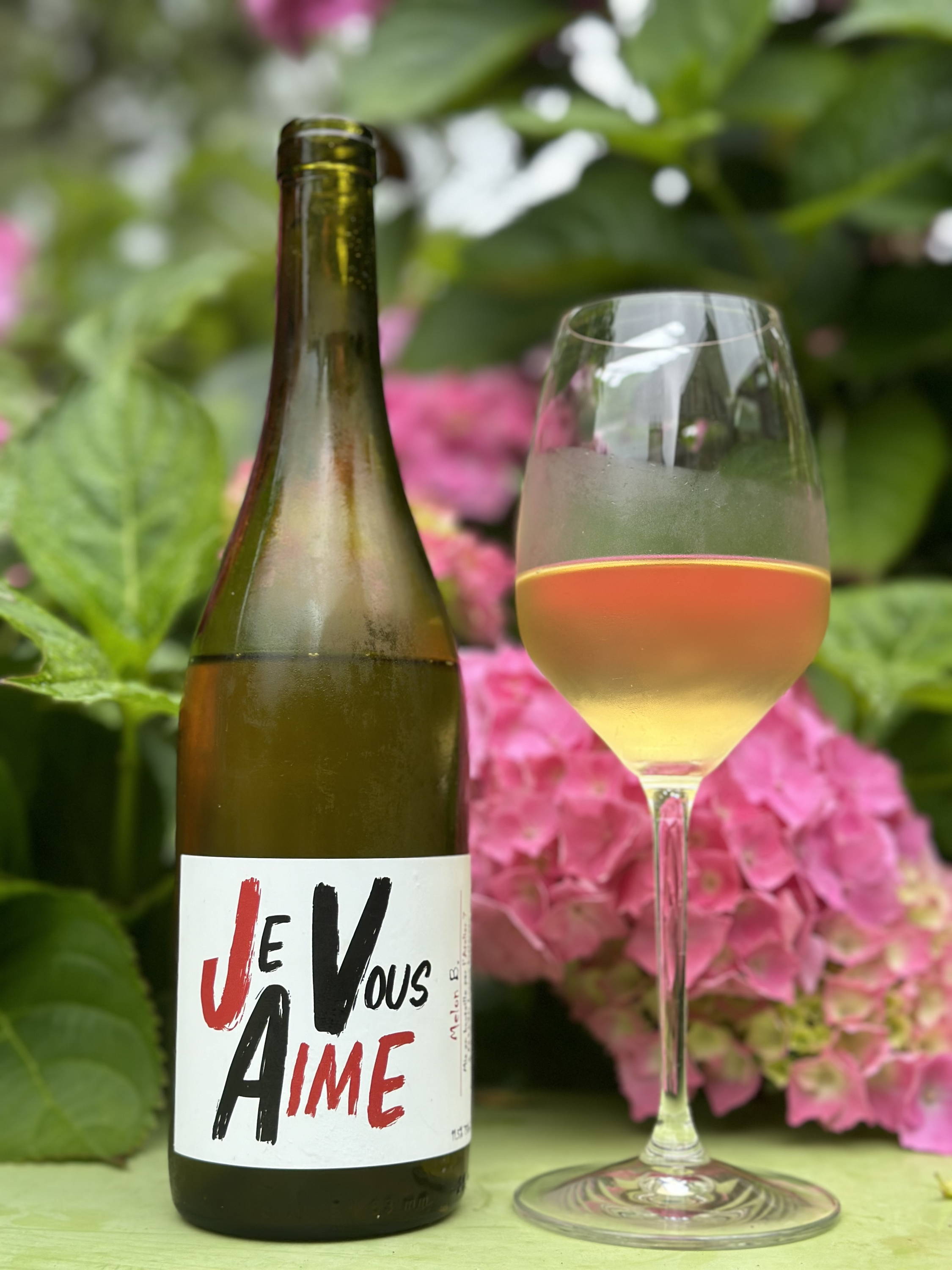 France, vin nature, rawwine, organic wine, vin bio, vin sans intrants, vin sans souffre, vin sans sulfites ajoutés, raizin brut, vin rouge, vin blanc, rouge, blanc, nature, vin propre, vigneron, vigneron indépendant, domaine bio, biodynamie, vigneron nature, cave vin naturel, cave vin, caviste, vin biodynamique, raizin brut, Quimper, Finistère , morbihan, atelier 7, nicolas bertho, muscadet, je vous aime, melon b, pays nantais, le loroux bottereau, muscadet