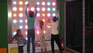 scharmützelbob lichterwand