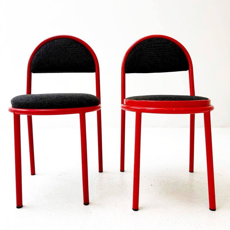 4 Italienische moderne Stühle aus rotem Metall