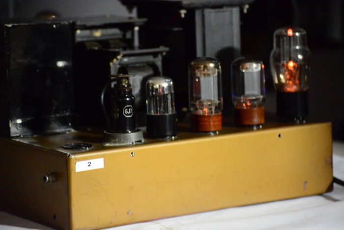 PAIR LEAK TL12.1 "POINT ONE" Tube Amplifiers Rare Colle...