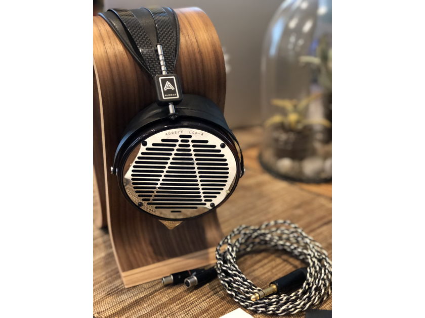 Audeze LCD 4 LIKE NEW! With all original materials.