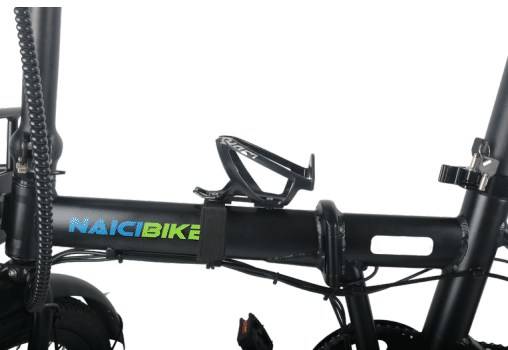 ボトルケージを取り付けた折りたたみ自転車