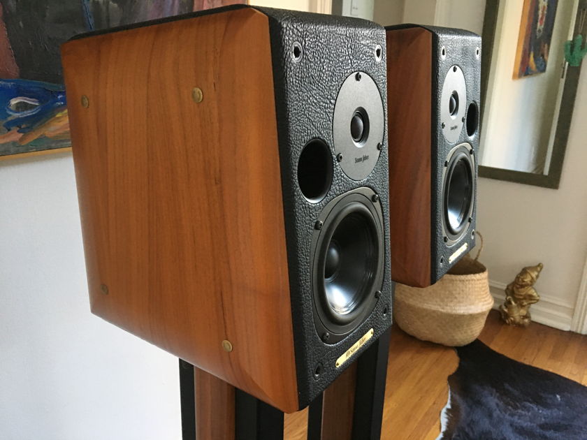 Sonus Faber Concertino with matching stands - excellent condition