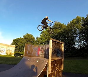 How to Funbox Jumping on a BMX. Tricks tricks RIDERS