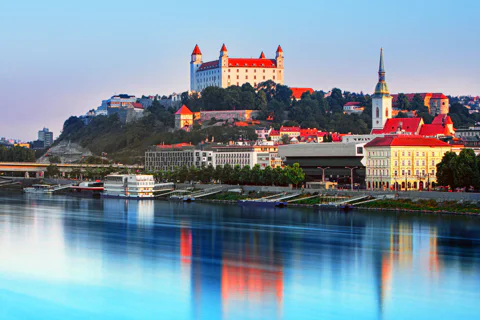 Bratislava by speedboat 1 Hour