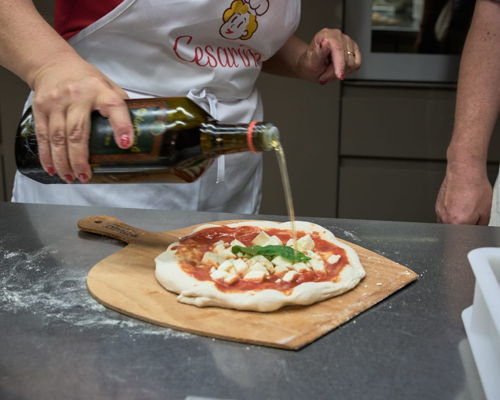 Cooking classes Como: Sourdough pizza and tiramisu: Campanian cooking class