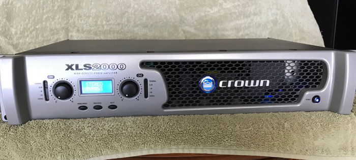 Home & Pro Audio Crown XLS 2000 - Powerful, 2 Ohm Stabl...