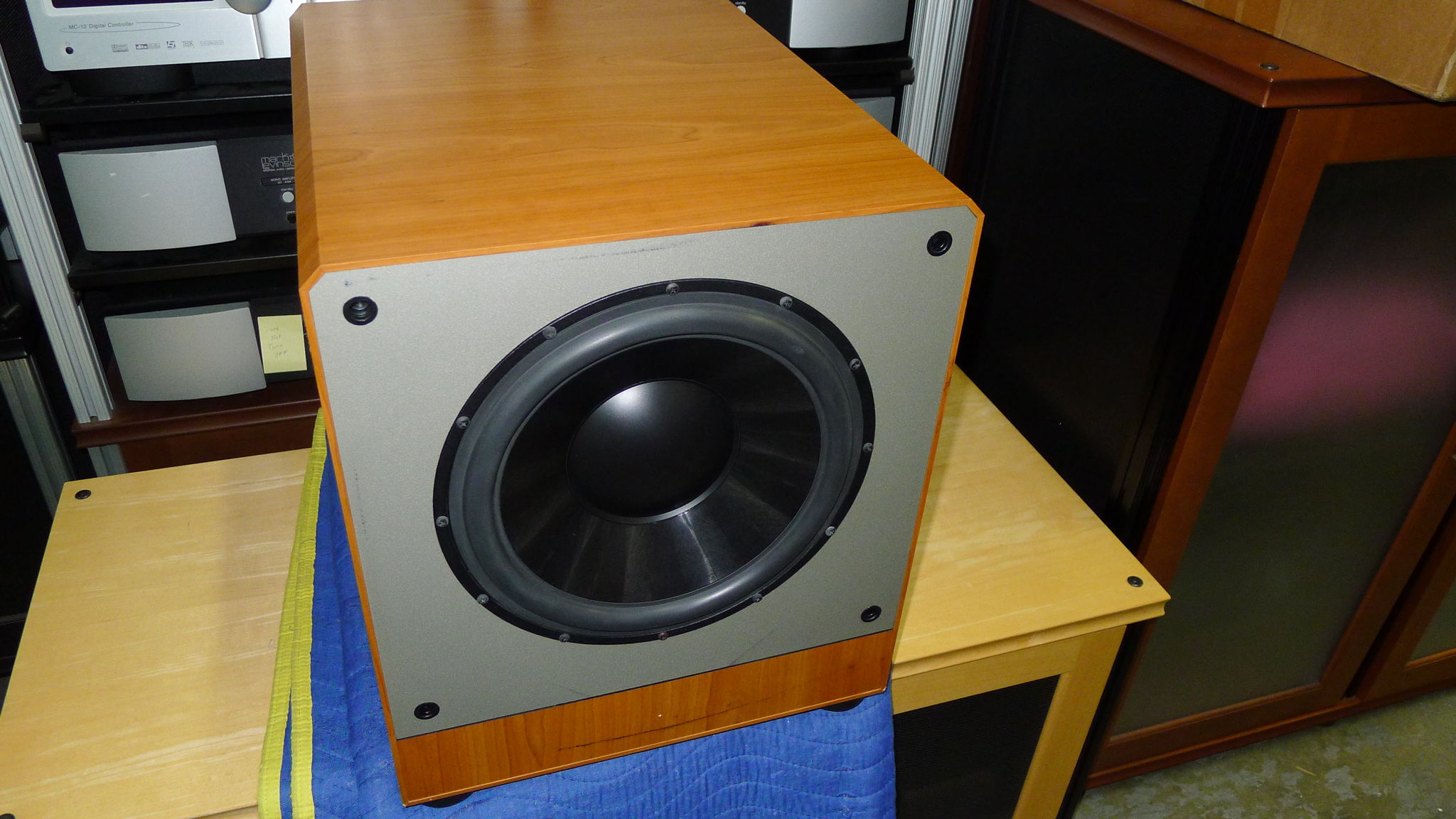 Paradigm pw hot sale 2200 subwoofer