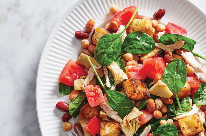 Salade panzanella aux légumineuses et au poulet