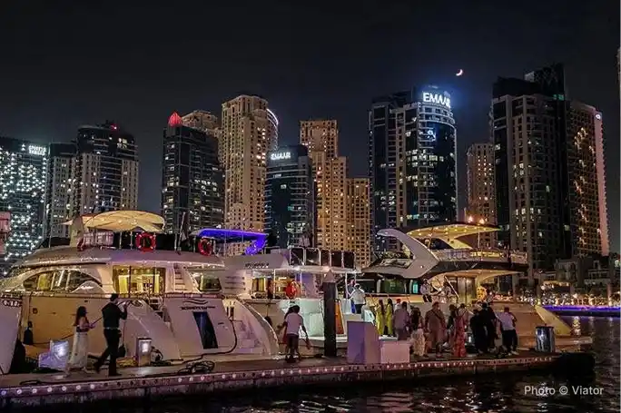 Dubai Marina Yacht Cruise w/ BBQ, Unlimited Drinks & DJ