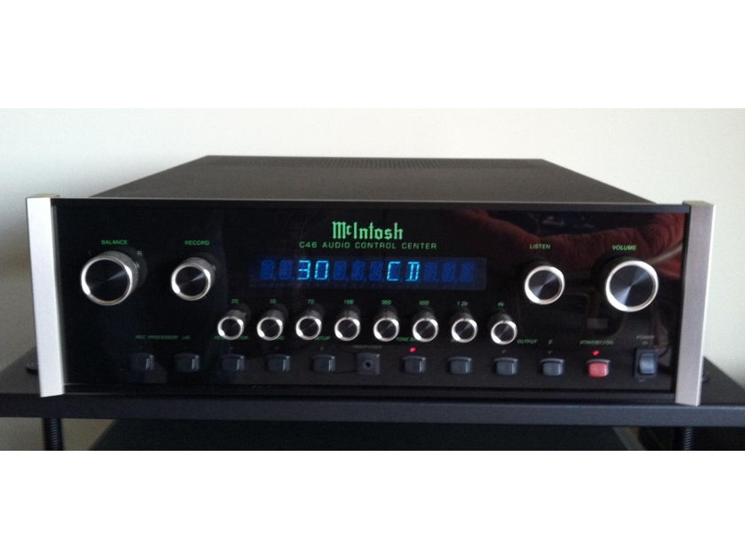 McIntosh C-46 Preamplifier Perfect condition, cannot find a blemish on it