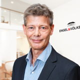 Stephan Ernst ist Immobilienmakler bei Engel & Völkers in Berlin.