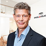 Stephan Ernst ist Immobilienmakler bei Engel & Völkers in Berlin.